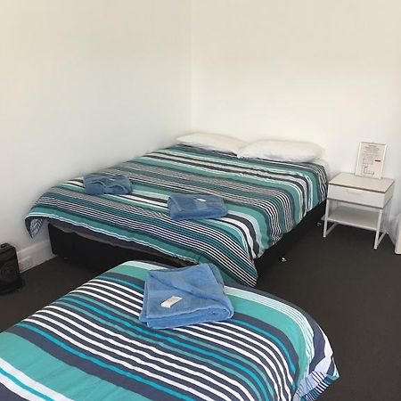Crown Inn Hotel Kingston Se Zewnętrze zdjęcie