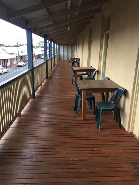 Crown Inn Hotel Kingston Se Zewnętrze zdjęcie