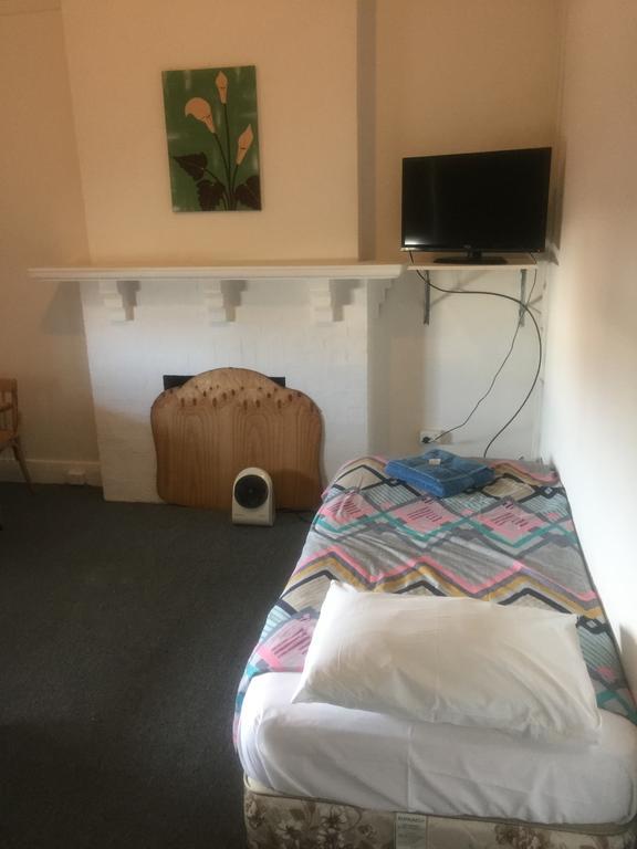 Crown Inn Hotel Kingston Se Zewnętrze zdjęcie
