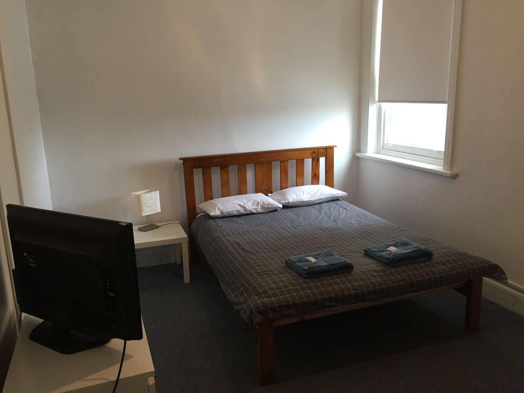 Crown Inn Hotel Kingston Se Zewnętrze zdjęcie